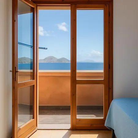Vulcanello Sea View Apartamento